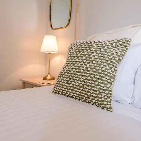 No 12, Southwold Apartment Екстериор снимка